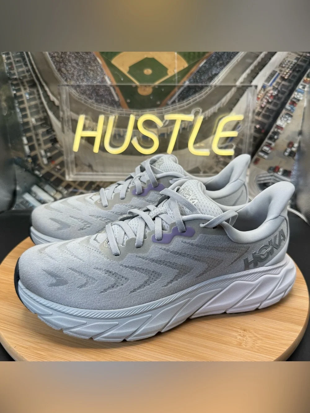 Hoka One One Women’s Arahi 6 Harbor Mist Running Shoes Size 8B